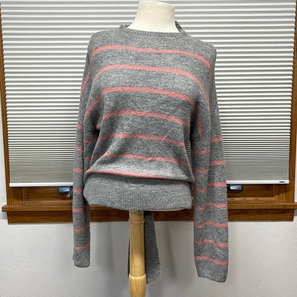 Wayf NWT Grey and Pink Stripe Sweater with Waist Tie Large - Picture 2 of 10